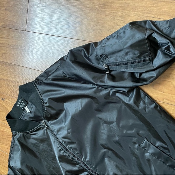 Lightweight jacket - Picture 5 of 7